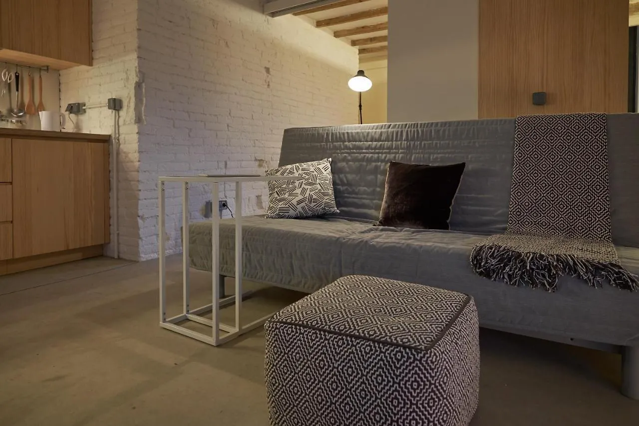 Luxury 1Br With Patio Near The Beach Barcelona Apartment