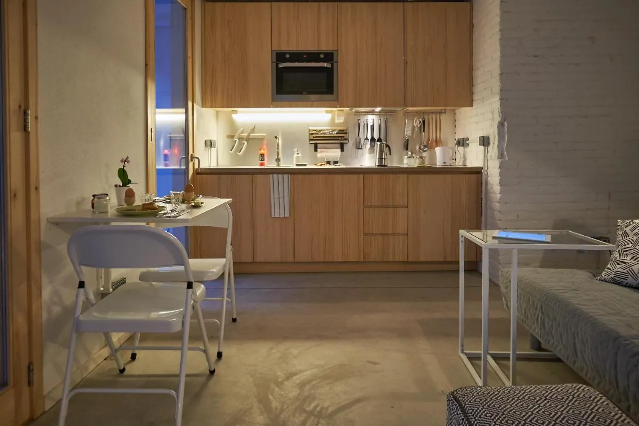 Luxury 1Br With Patio Near The Beach Barcelona Apartment
